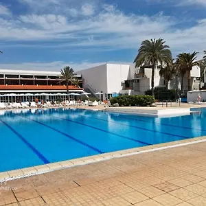 https://primavera-apartment-with-terrace-and-2-bedrooms.adeje-hotels.com